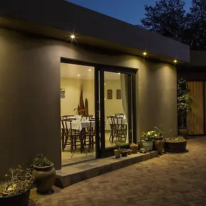 Lalapanzi Guest Guest house